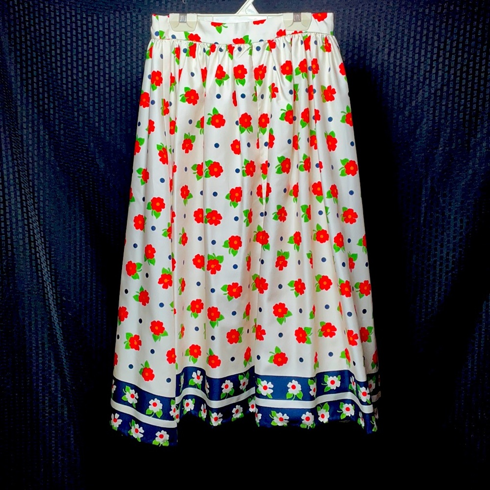 Vintage Hand Taylor Made Floral Designed Knee high Skirt with Slip Liner!